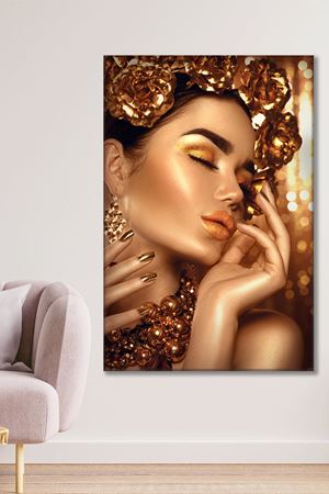 Altın Renkli Güllü Kadın Kanvas Duvar Tablo 3322801