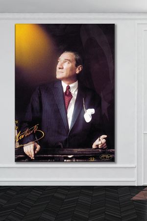 İzmirden Ayrılışında Basmana Tren Gar'ında Atatürk Kanvas Duvar Tablo 221480