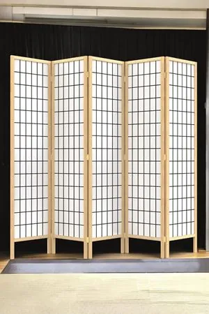 Bej Doğal Ahşap Japon Ayaklı Stil Çizgisel Izgara Baskı Paravan Seperatör Oda Bölme