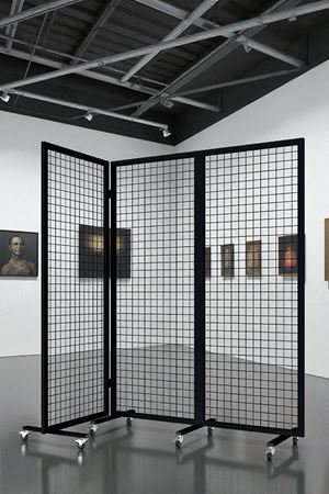 Sergi Panosu Kiralama Tekerlekli Ayaklı Demir Izgaralı Paravan