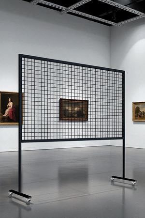 Modern Sanat Sergi Panosu | Demir Izgaralı Tekerlekli Sergi Standı