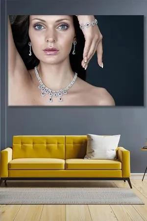 Mücevher Takmış Kadın Kanvas Duvar Tablo 3322546