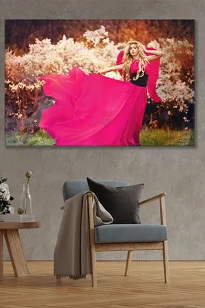 Pembe Kanatlı Kadın Kanvas Duvar Tablo 3322761